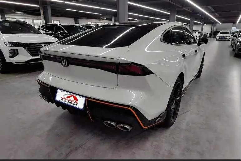 Changan UNI-V 1.5T Sport — фото 2