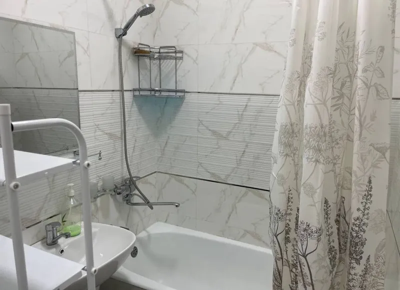 Qizlarga sheriklikka kvartira 3 Qizlarga sheriklikka kvartira 3