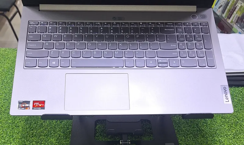 Lenovo ThinkBook 15.6 IPS Ryzen 5 4600U 8GB  256GB 4