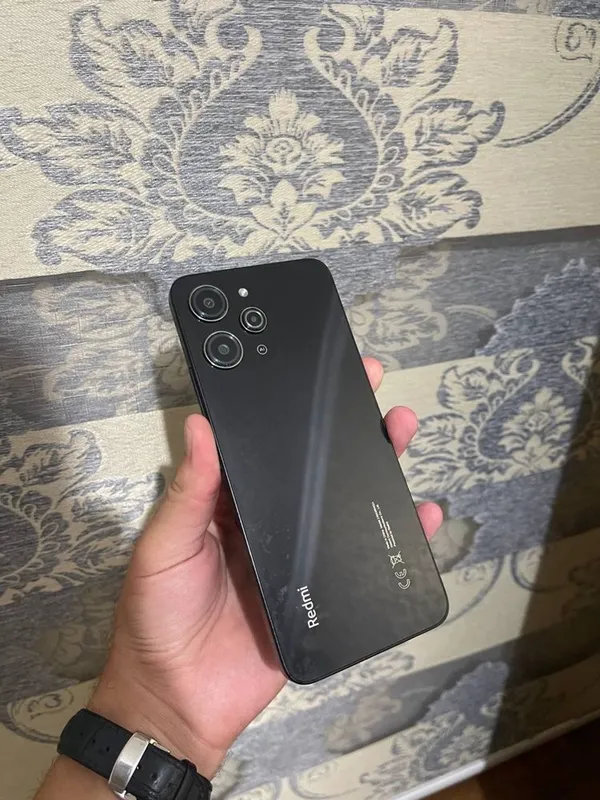 Redmi 12 128 g holati zor