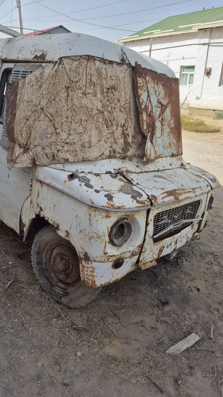 Автомобиль Нисса — фото 1