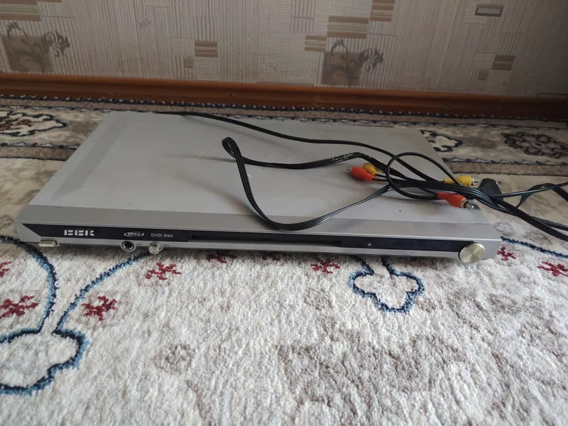 Продаю телевизор Panasonic и DVD dolby digital bbk 3 Продаю телевизор Panasonic и DVD dolby digital bbk 3