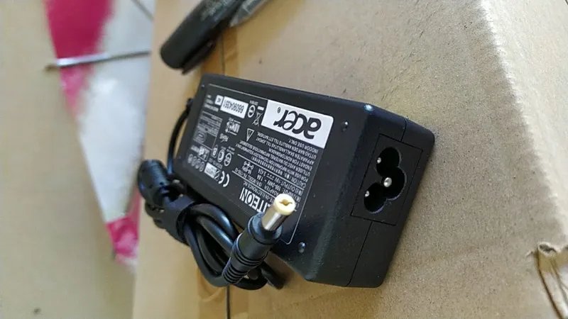 Скидка!Доставка ! И по областям Блок питания / adapter Acer 19 v 3.42 2 Скидка!Доставка ! И по областям Блок питания / adapter Acer 19 v 3.42 2