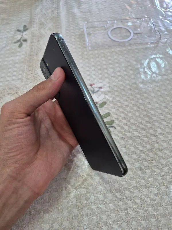 Samsung S22 Plus 5G 8/256gb 4