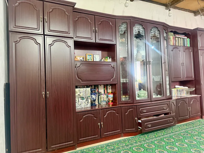 Mehmonxona uchun mebel devori 2 Mehmonxona uchun mebel devori 2