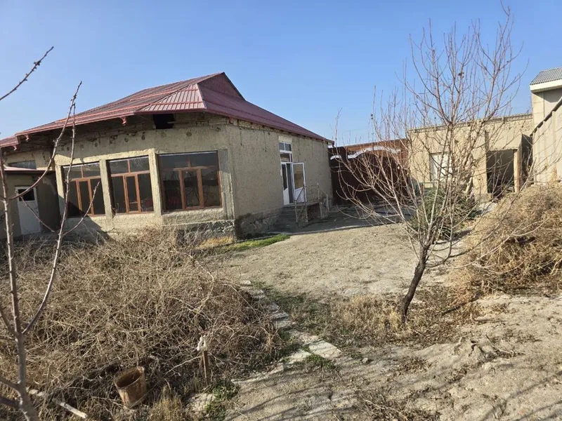 Navoiy shahar Uyrot yo’lni usti hovli sotiladi — фото 2