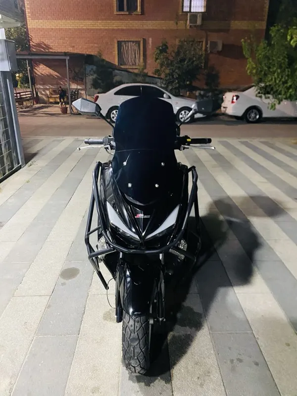 Skuter M_Max yengi 1