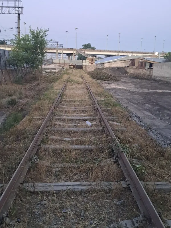 Аренда Келесе земельный участок с ж/д веткой и помещением .