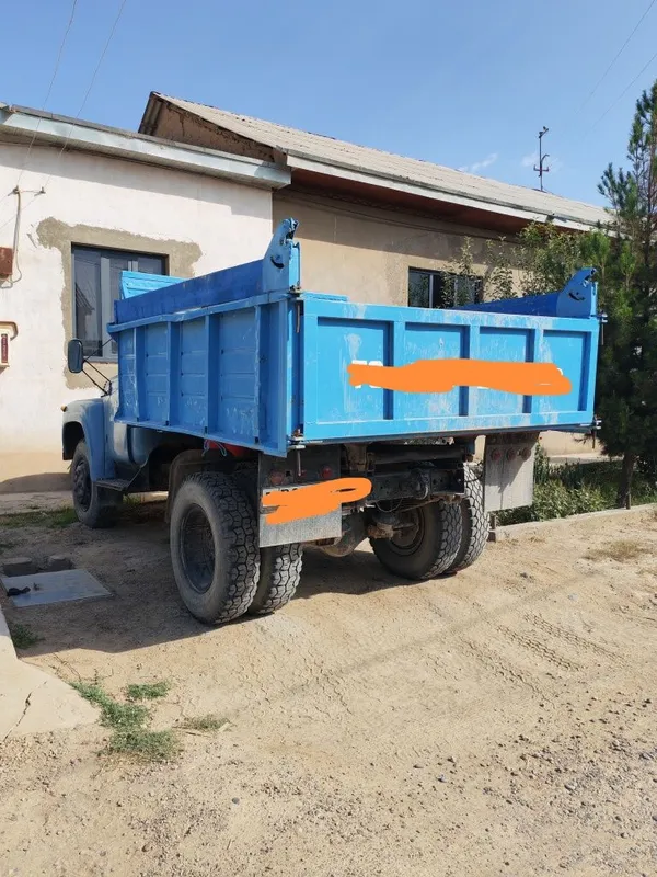 Zil 130 sotiladi holati zor yurib turagan 2