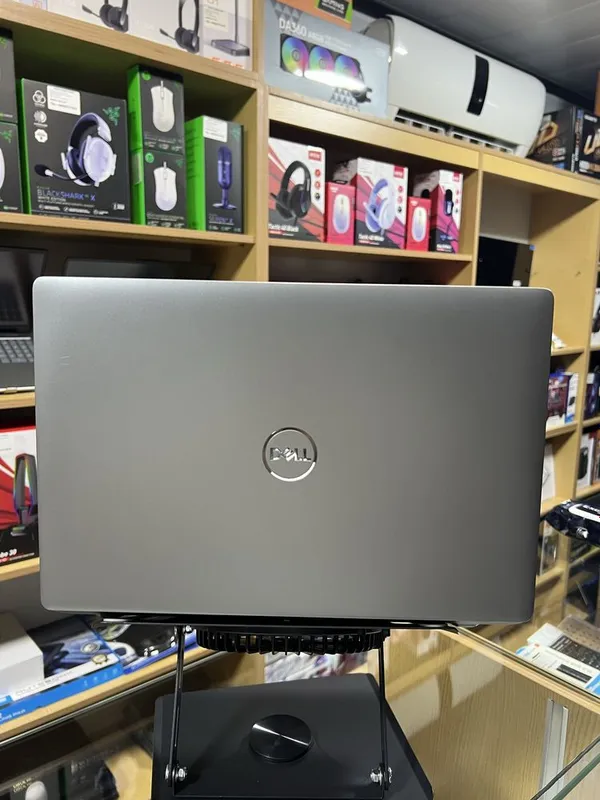 Ноутбук Dell Core-i5 8 Ноутбук Dell Core-i5 8