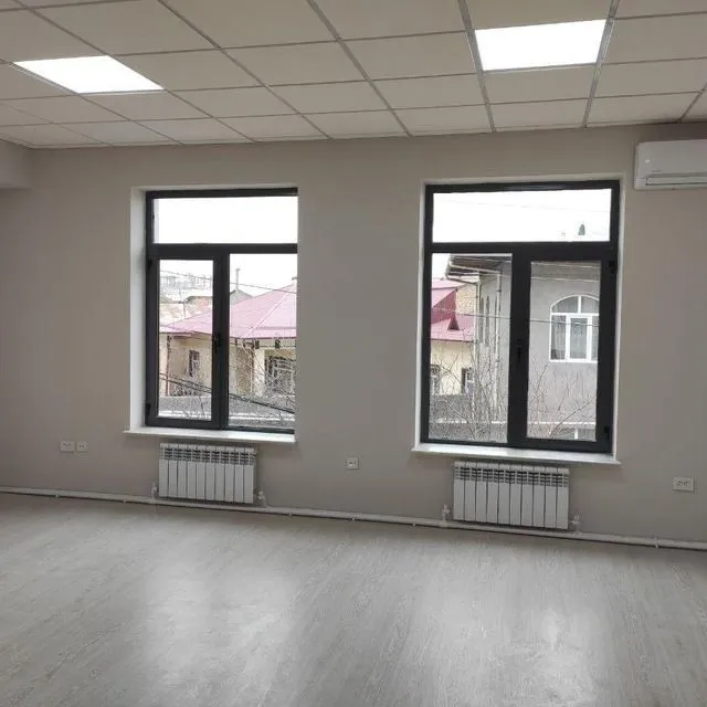 Офис в аренду общей площадью 222кв.м на первой линии — фото 2