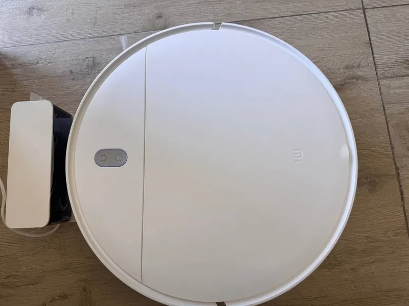Робот пылесос Xiaomi Mi Robot Vacuum-Mop Essential 5 Робот пылесос Xiaomi Mi Robot Vacuum-Mop Essential 5