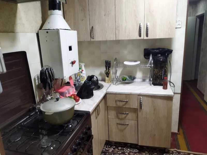 Сдается 1 ком квартира в Чирчике 9 мкн 2 этаж балкон 2.3 дом кирпичный — фото 4