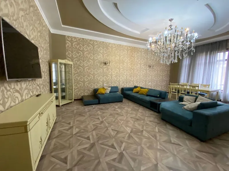 Grand Mir hotel, Конституция, 10 соток, дом! 7