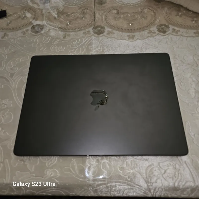 Macbook pro 14inch, 16gb M5 — фото 1