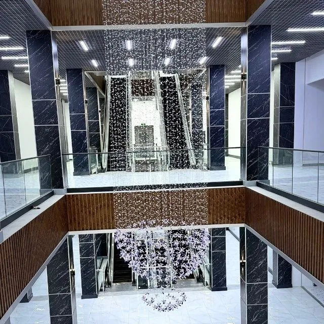 Buxara city karvon shoppingdan magaziin sotiladi 3