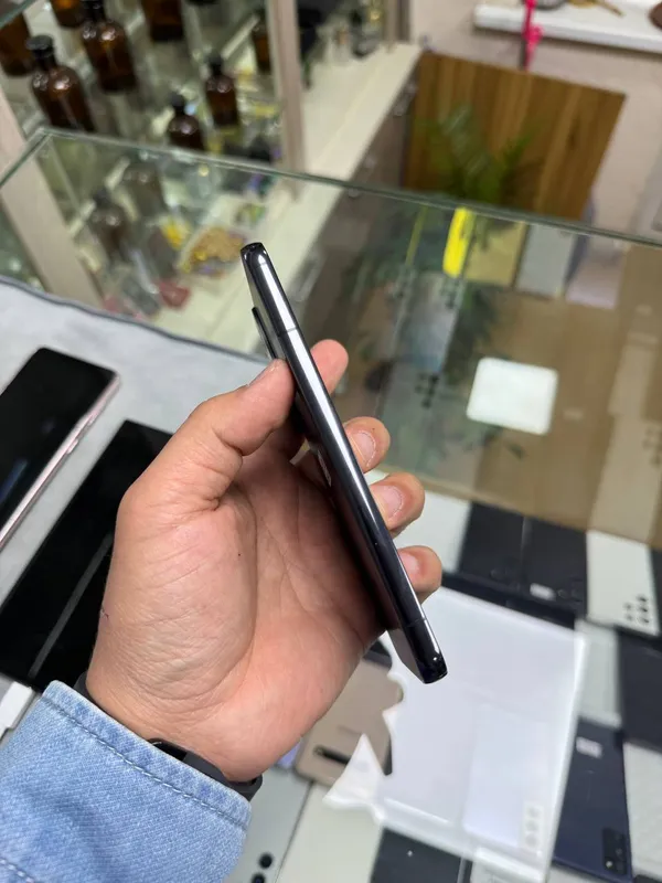 Samsung S22 5G, американская версия 3