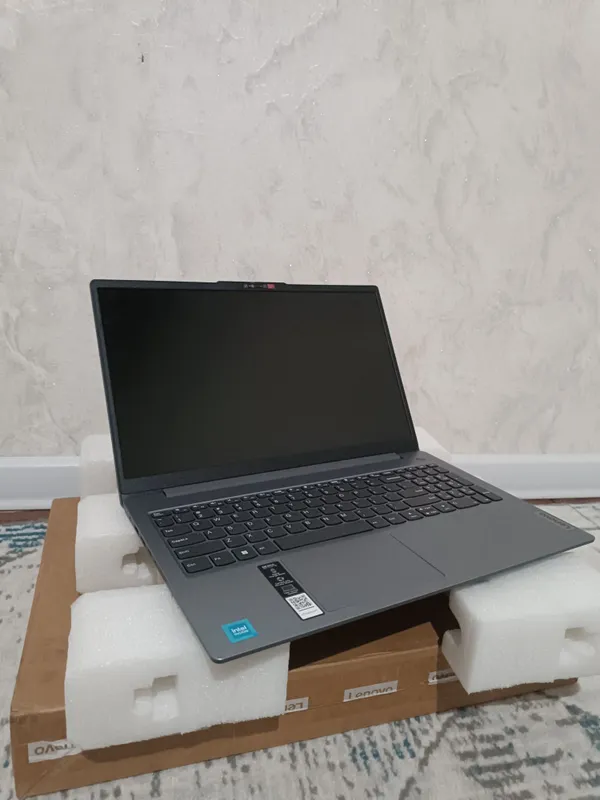 Lenovo IdeaPad Slim 3 15IAN8 3