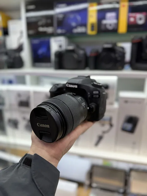 Canon eos 80 D + 18-135 mm f1.8 USM 1