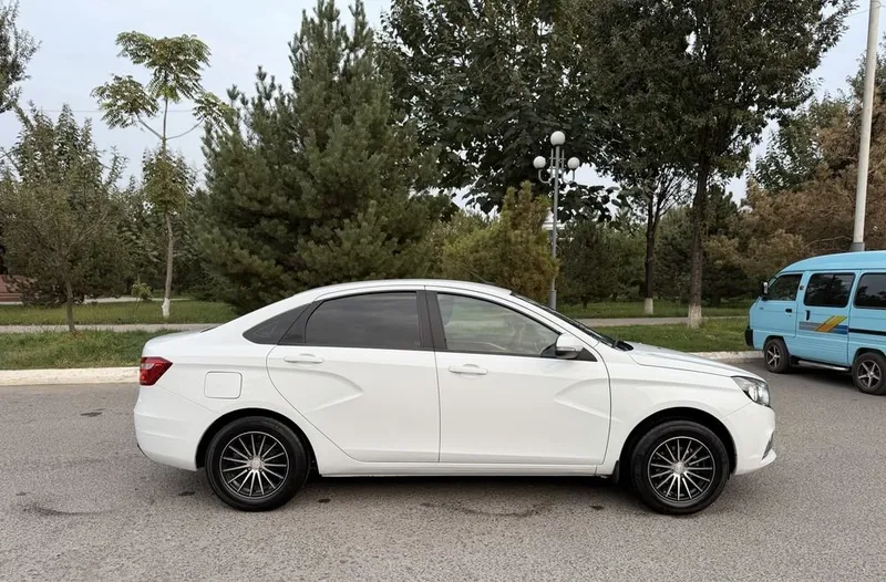 Lada Vesta 2020 1.6 mexanika luxe prestige 3 Lada Vesta 2020 1.6 mexanika luxe prestige 3