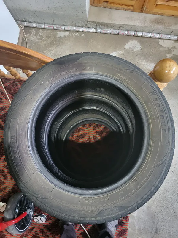 Авто шина сотувда 1 Авто шина сотувда 1