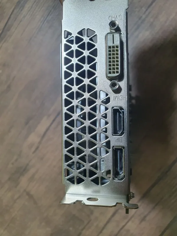 GTX 1660ti 6gb va GTX 1650 4GB 6