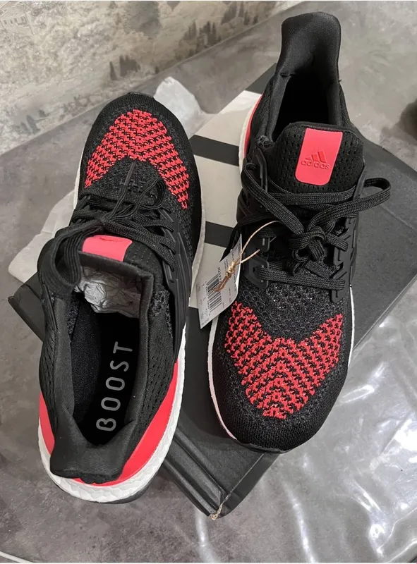Кроссовки Adidas 1