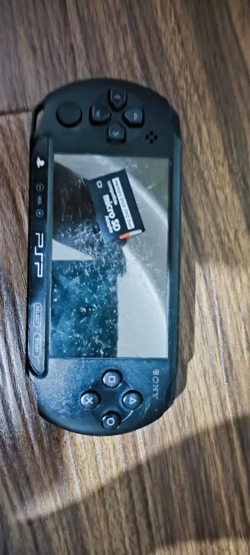 Psp street (E1008), holati yaxshi, 10 dan ortiq o‘yin bor 7 Psp street (E1008), holati yaxshi, 10 dan ortiq o‘yin bor 7