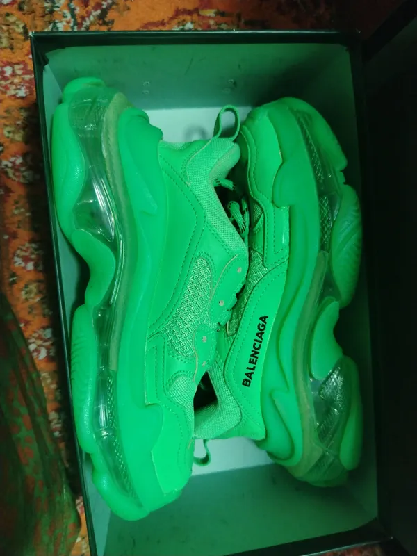 Balenciaga 1