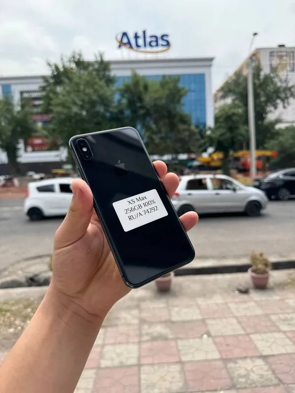IPhone XS Max. . 1
