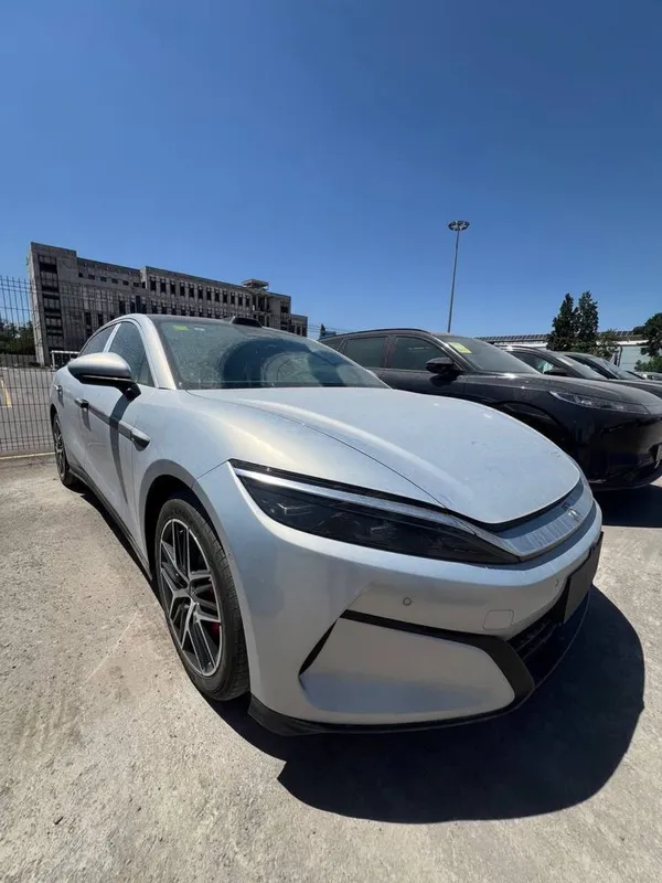 BYD HAN L 3 pozitsiya dual mator 2025 yil