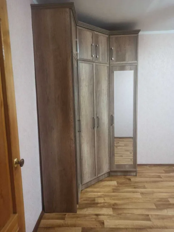 Шкаф угловой фабричный в полном комплекте с зеркалами и антресолями! — фото 1