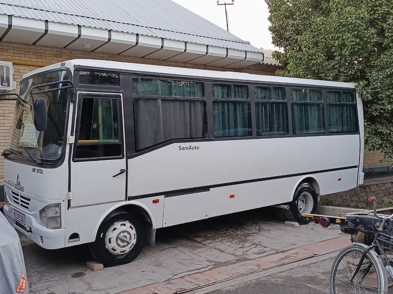 Isuzu avtobus sotiladi 1