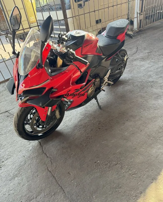 QJ Moto 550S. 2 QJ Moto 550S. 2