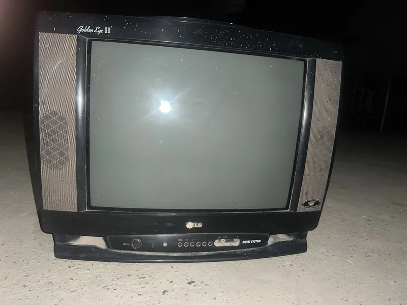 LG televizor sotiladi 1