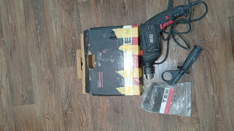 Дрель и лобзик по 200 000 каждая
