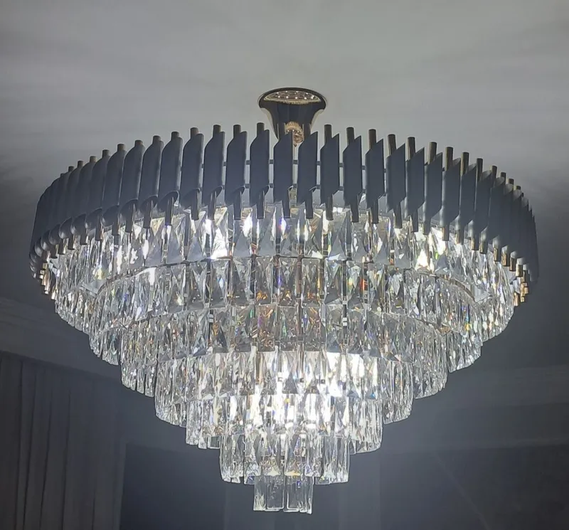 Lyustra sotiladi. Продаётся люстра