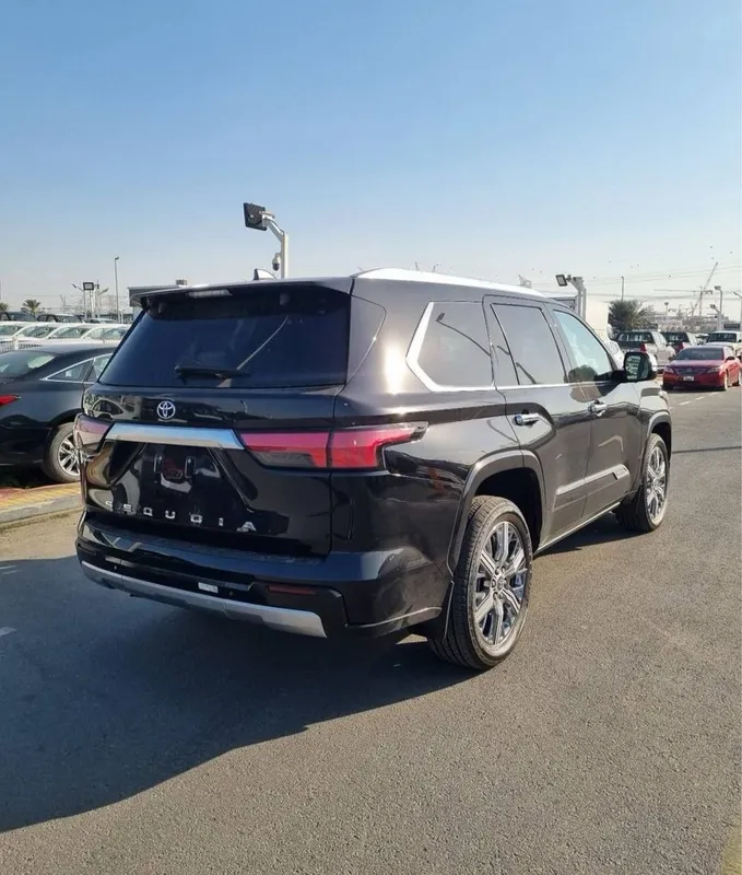 Toyota Sequoia Capstone 2025 год 2 Toyota Sequoia Capstone 2025 год 2