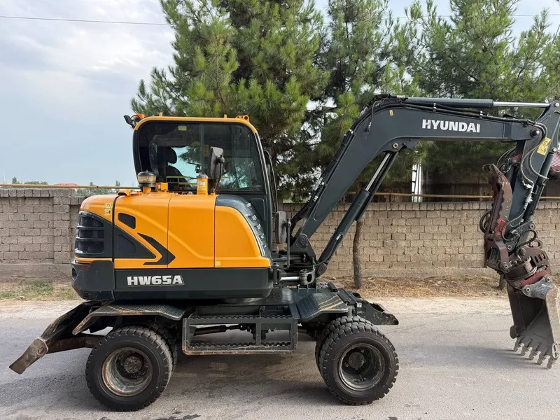 Hyundai 65A . 2 Hyundai 65A . 2