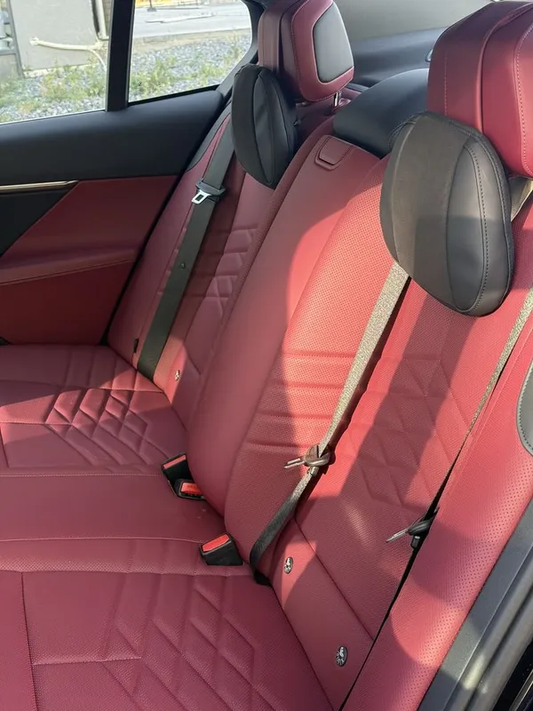 Bmw i5 40l 2025-yil +dop 4K Tv HUD Harmann Kardon Sky Lounge 360kamera — фото 4