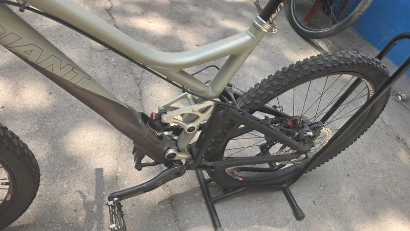 Двухподвесный велосипед giant 26 8