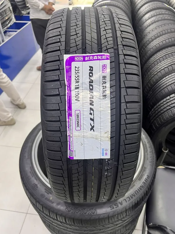 Nexen 235/55/18 1