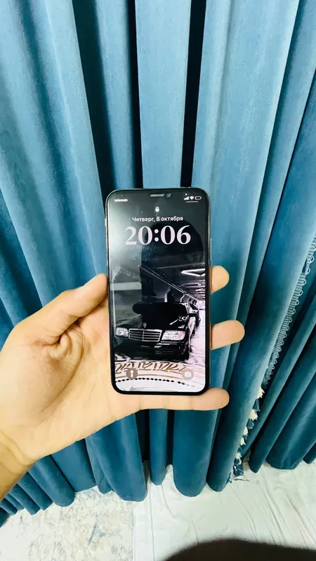 Iphone xs idela ochilmagan 3