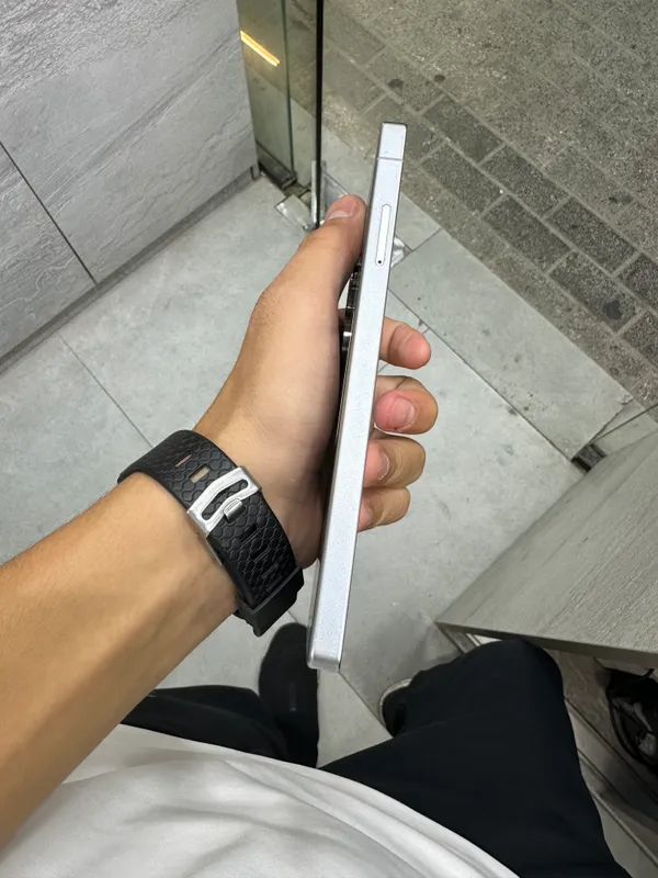 Samsung S25 Lux 4 Samsung S25 Lux 4