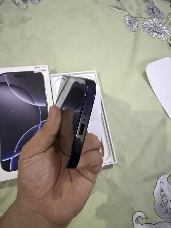 Iphone 16 pro 256 blek 3