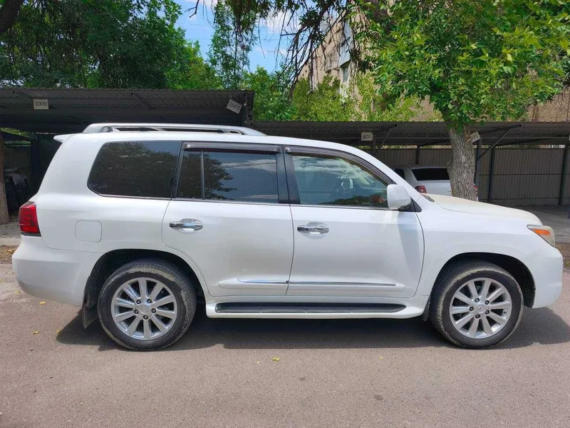 Продаётся Lexus 570 (J200) 3
