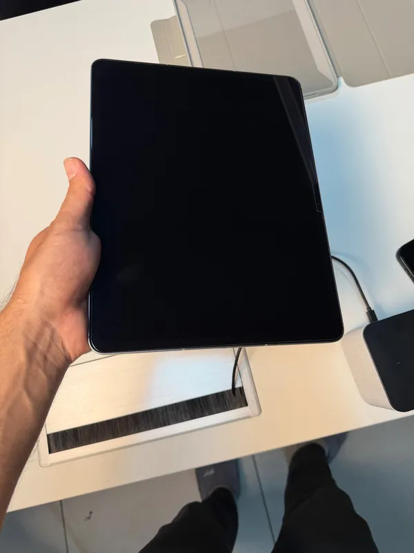 iPad Air 13 M3 Cellular 128GB + чехол и стекло ESR в подарок — фото 4