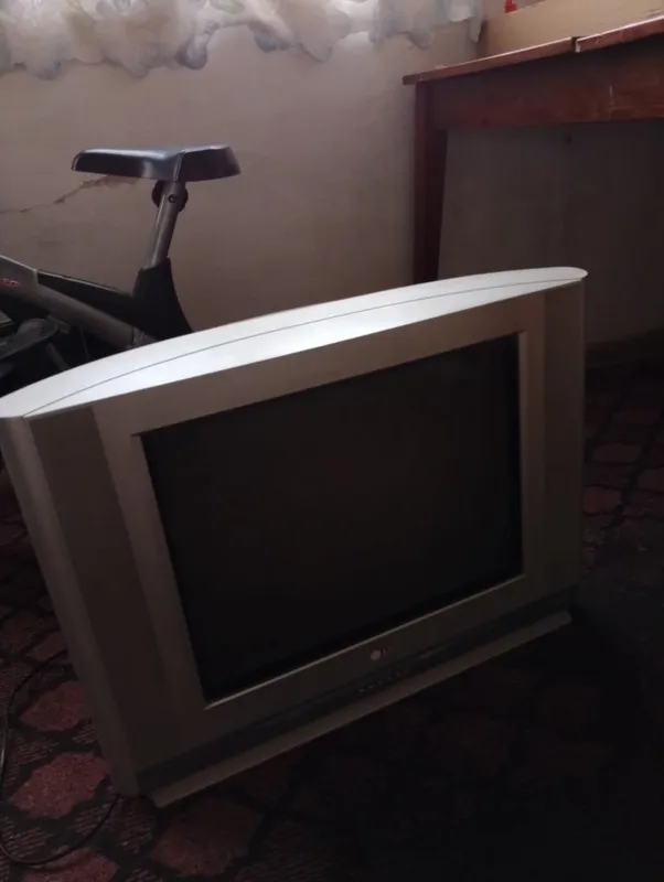 LG televizor sotiladi