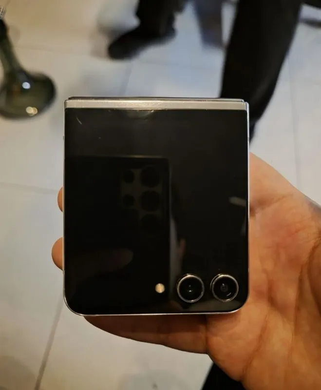Zflip 5 obmen 256tali Korea 5 Zflip 5 obmen 256tali Korea 5