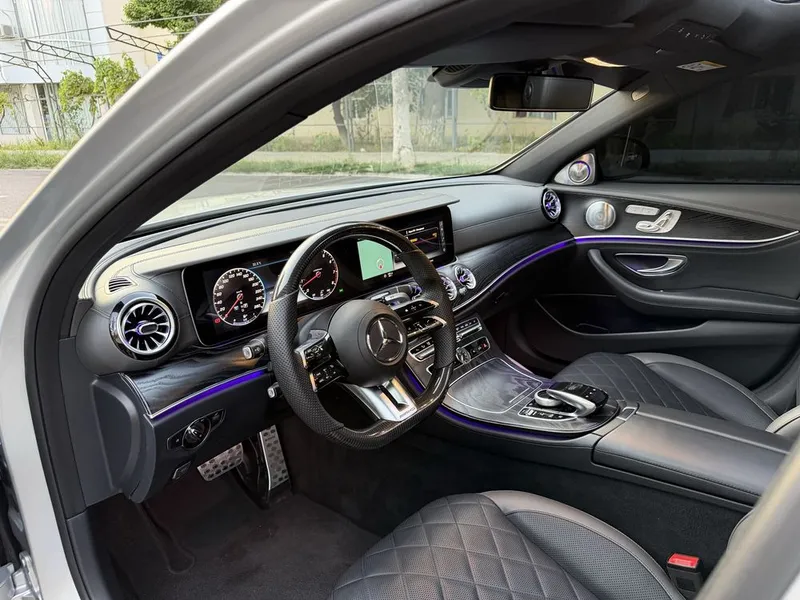 Mercedes benz W213 E400 4 matic 7